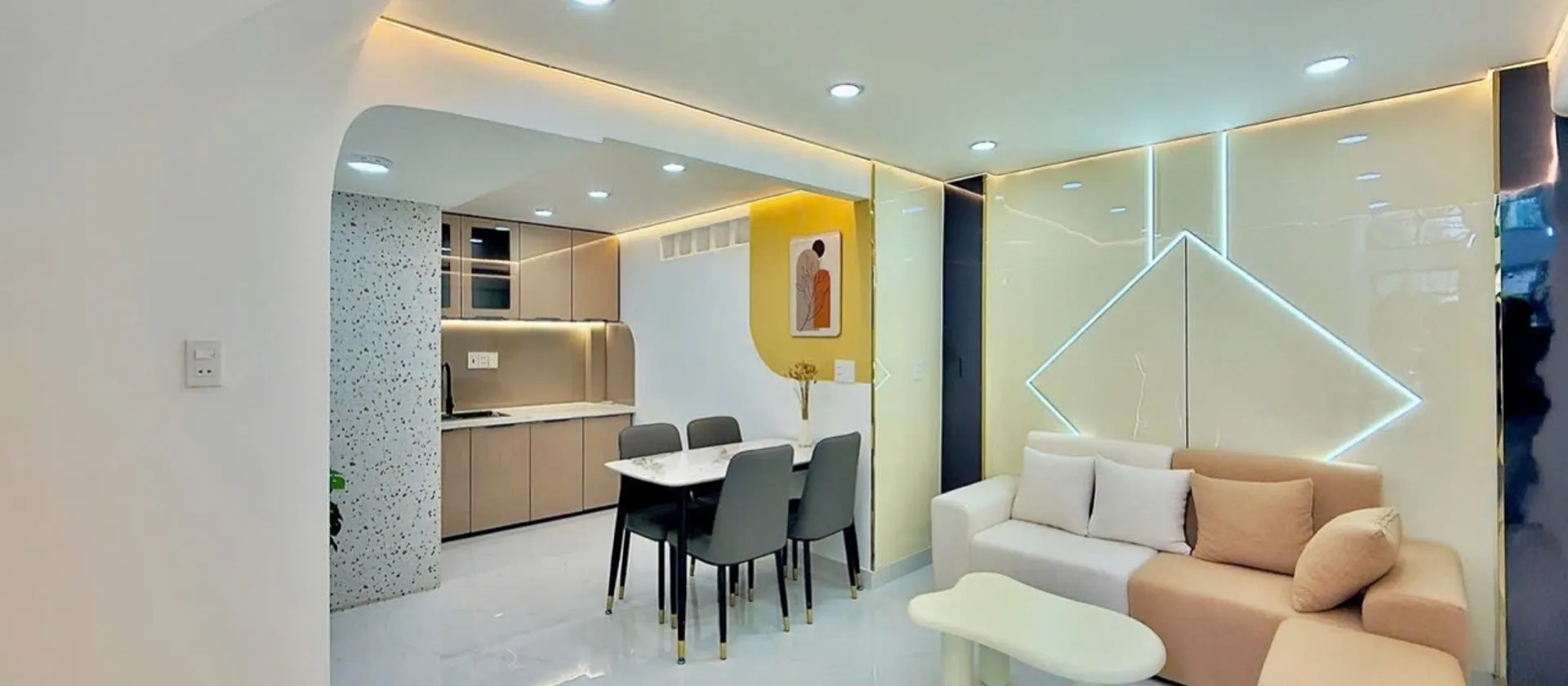Nhà 3 tầng 2 ngủ hẻm xe hơi gần trung tâm chỉ hơn 4 tỷ... Bán nhà riêng tại Gia Định, Hồ Chí Minh 01