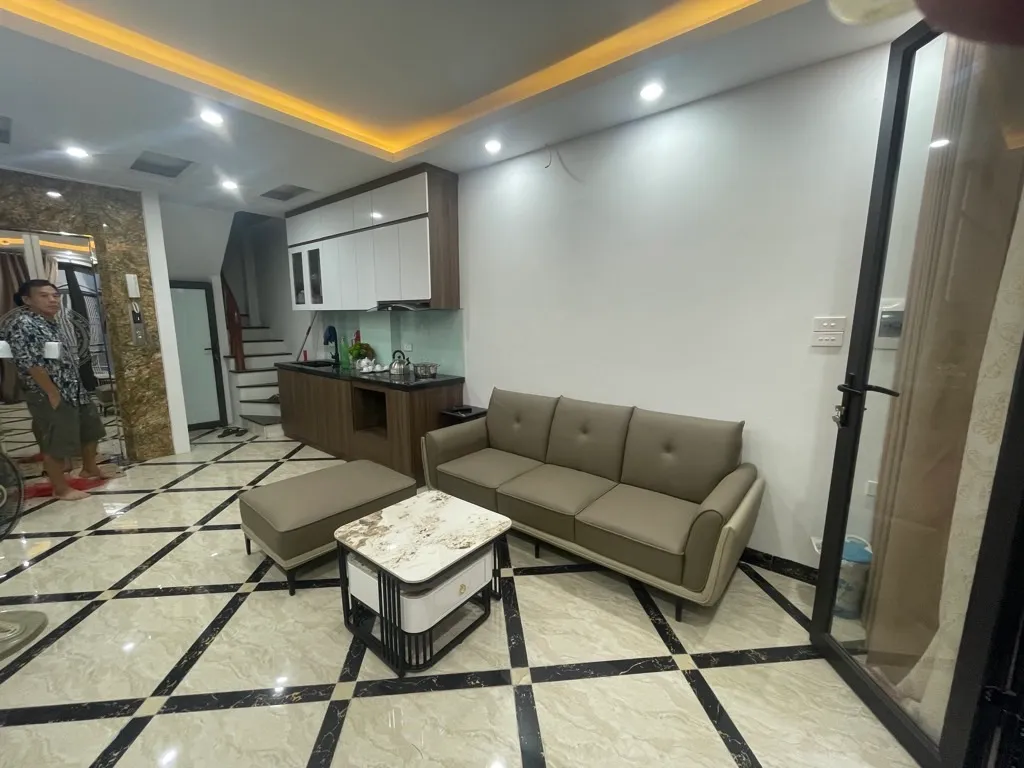 Bán nhà riêng 5 tầng có thang máy tại phố Dương Văn Bé, gần phố, giá 9.8 tỷ... Bán nhà riêng tại Vĩnh Tuy, Hà Nội 01