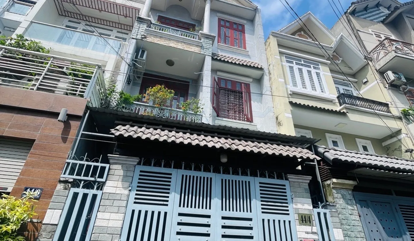 Cần bán gấp giảm sâu 2ty có nhà vào ở ngay 3lau, 3phong khu yên tĩnh,an Ninh kết hợp cho thuê,... Bán nhà riêng tại Thới An, Hồ Chí Minh 01