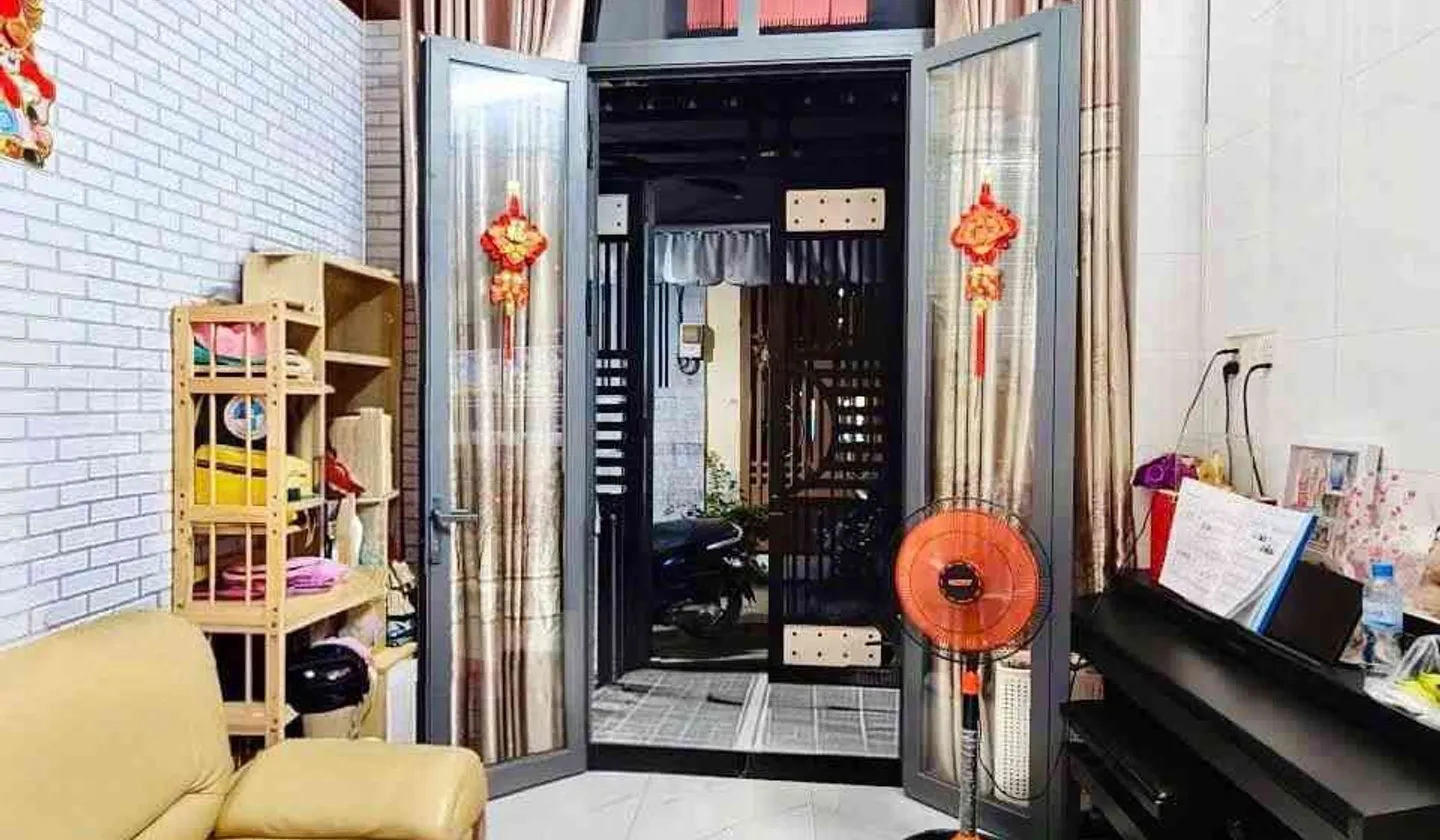 Nhà 3 tầng Lạc Long Quân, 3PN, giá siêu hấp dẫn... Bán nhà riêng tại Tân Hòa, Hồ Chí Minh 01