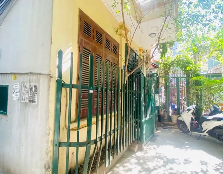 TRƯỚC NHÀ CÓ SÂN CHƠI-CÂY CỐI XANH MÁT MẺ-PHÂN LÔ ĐẶNG VĂN NGỮ-SỔ 65m-256 TRIỆU/MÉT... Bán nhà riêng tại Kim Liên, Hà Nội 01