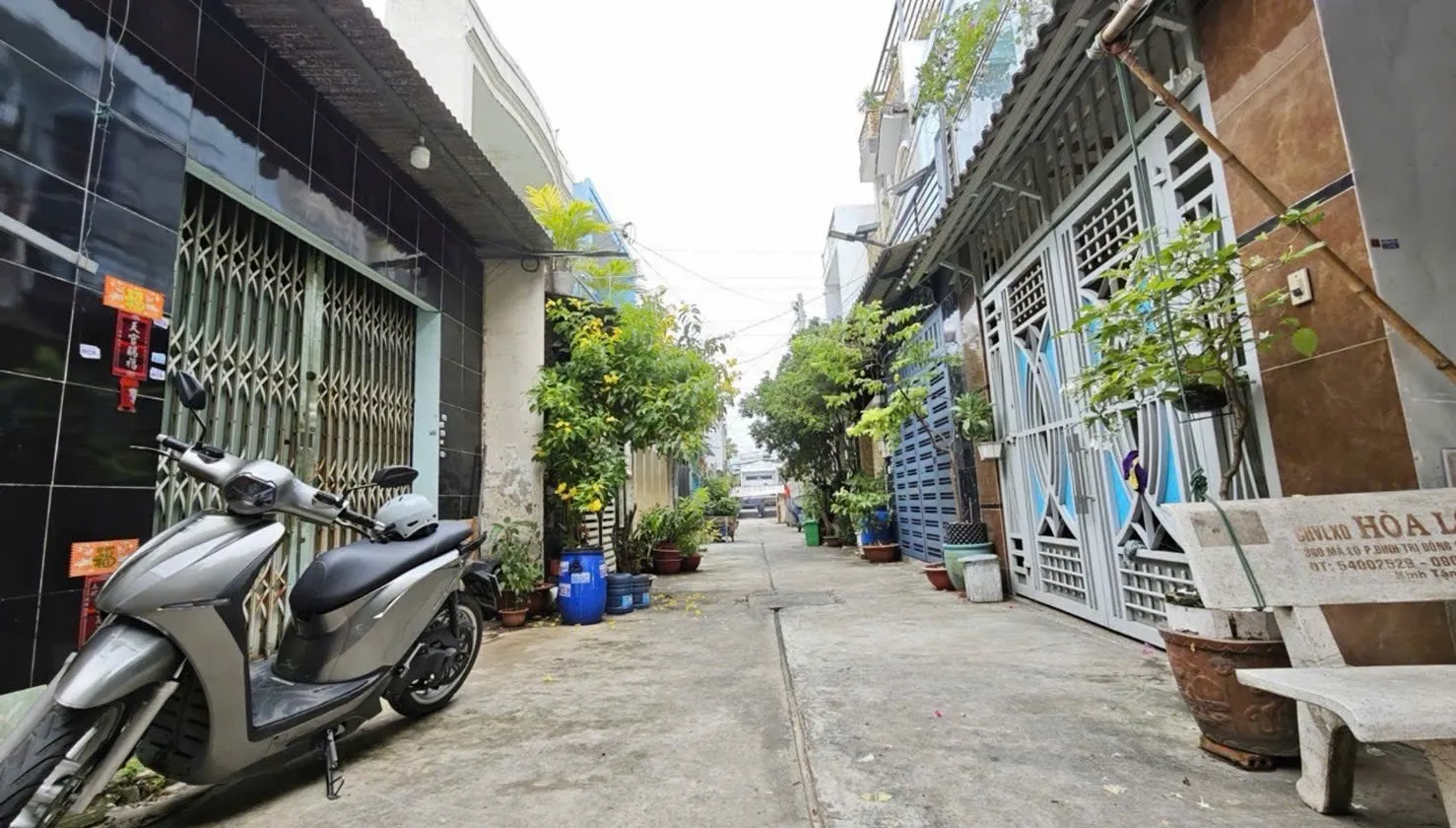 HÀNG HIẾM - NHÀ 2 TẦNG LÊ VĂN QUỚI- 4x10M 2PN HẺM XE HƠI 4M 👉 3,X TỶ
Sổ đẹp vuông vức, không lộ gi... Bán nhà riêng tại Bình Trị Đông, Hồ Chí Minh 01