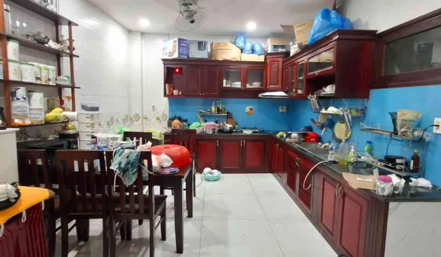 ✅ Kết cấu: Số tầng: 4 (gồm 1 trệt, 3 lầu, ban công, sân thượng …) đúc BTCT chắc chắn, có PK, bếp, 4... Bán nhà riêng tại Bình Tân, Hồ Chí Minh 01