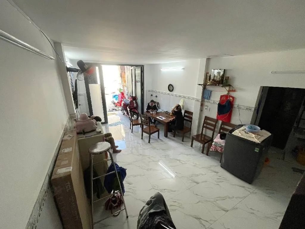 Bán nhà riêng 2 tầng phường Tân Sơn Hồ Chí Minh diện tích 31.8 m2 giá 3.9 tỷ... Bán nhà riêng tại Tân Sơn, Hồ Chí Minh 01