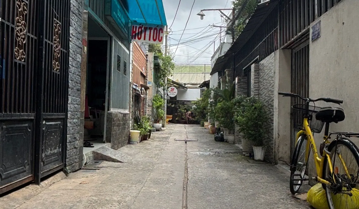 Nhà đẹp 3 tầng sát ĐH Công Thương giá tốt... Bán nhà riêng tại Tây Thạnh, Hồ Chí Minh 01