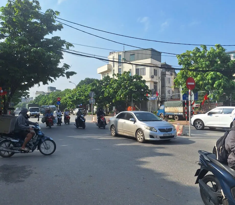 💥💥 NHỈNH 5 TY -42M - 4T -NHÀ ĐẸP THANH TRÌ-1 NHÀ RA OTO TRÁNH -OTO ĐỖ CỔNG - GIAO THÔNG THUẬN TIỆ... Bán nhà riêng tại Nam Phù, Hà Nội 01