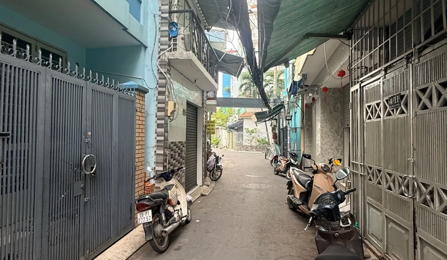 Nhà 4 tầng hẻm xe hơi, gần quận 10, giá tốt Hưng Hóa... Bán nhà riêng tại Tân Hòa, Hồ Chí Minh 01