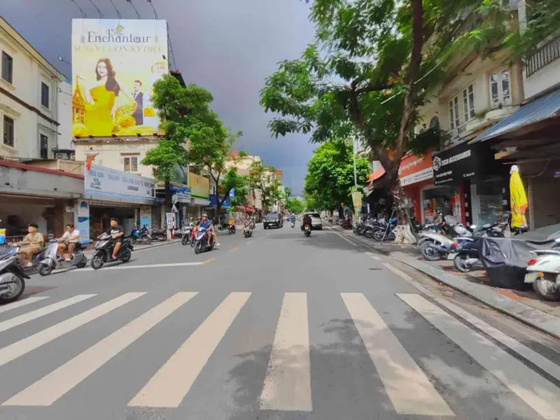 Nhà mặt phố lô góc diện tích rộng tại trung tâm Đà Nẵng... Bán nhà mặt phố tại Ngô Quyền, Hải Phòng 01
