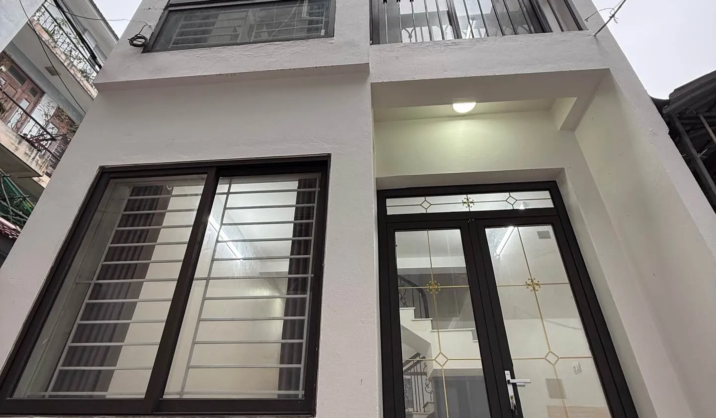 Cơ Hội Sở Hữu Nhà Đẹp Như Mơ Tại Đức Giang - Gần Ô Tô Tránh - Giá Tốt 8.6 Tỷ!... Bán nhà riêng tại Việt Hưng, Hà Nội 01