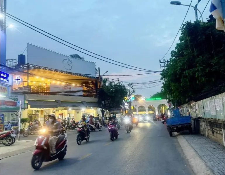 Khách sạn 6 tầng mặt tiền Khuông Việt, Tân Phú, 120m2, 27 phòng... Bán nhà mặt phố tại Tân Phú, Hồ Chí Minh 01