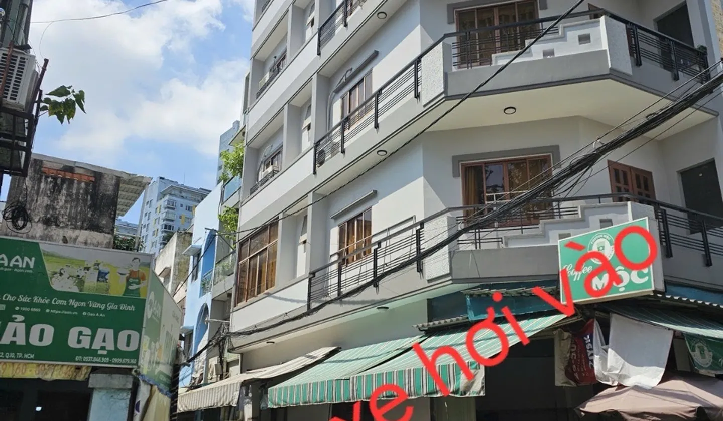 Nhà đẹp 2 mặt hẻm - 4 tầng rộng thoáng ngay trung tâm... Bán nhà riêng tại Hòa Hưng, Hồ Chí Minh 01