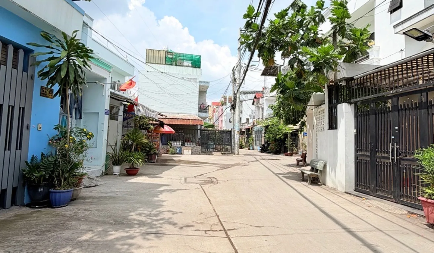 👉BÌNH TÂN- NGUYỄN THỊ TÚ $ 4.6 TL
👉DT:86 M2 (4.2 NỞ HẬU 8 ×18)
👉KẾ LÊ TRỌNG TẤN - NHÀ 2 MẶT HẼM... Bán nhà riêng tại Bình Tân, Hồ Chí Minh 01