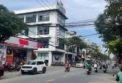 Bán nhà mặt phố 3 tầng, mặt tiền 4.3m Núi Thành , quận Hải Châu, Đà Nẵng... Bán nhà mặt phố tại Hải Châu, Đà Nẵng 06