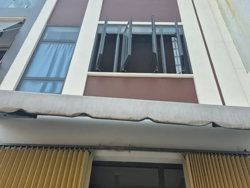 Nhà 2 tầng, DT 4,3*18 90m2 , ngày lê trọng tấn , hẻm ô tô tránh nhau ..... Bán nhà riêng tại Tây Thạnh, Hồ Chí Minh 01
