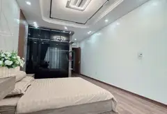 NGÕ Ô TÔ VÀO NHÀ - CÁCH MẶT PHỐ Ô TÔ TRÁNH 15M - NHÀ MỚI ĐẸP - THANG MÁY.

- Thửa đất đẹp vuông vắn... Bán nhà riêng tại Long Biên, Hà Nội 03