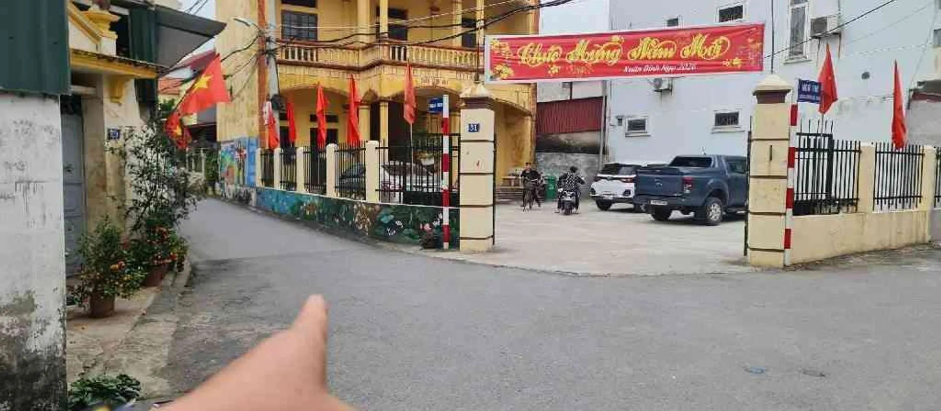 💥 em Thạch BĐS Hà Nội chào anh chị💥
RẺ - HIẾM – NGÕ Ô TÔ ĐỖ- SẴN NHÀ CHỈ VIỆC Ở.... Bán nhà riêng tại Thuận An, Hà Nội 01