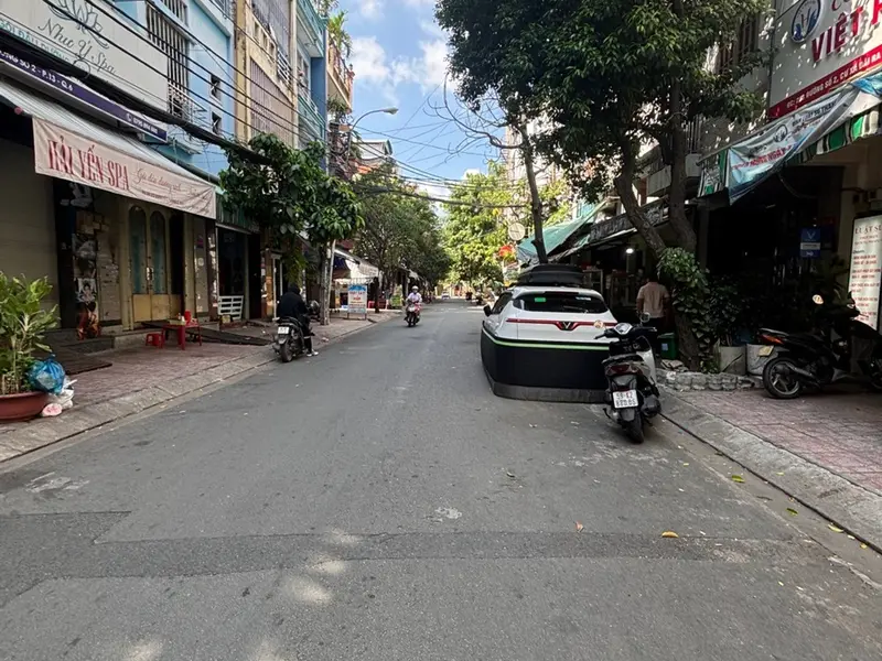 Bán nhà mặt phố tại Quận 6, mặt tiền rộng 9m, dòng tiền cho thuê ổn định... Bán nhà mặt phố tại Phú Lâm, Hồ Chí Minh 01