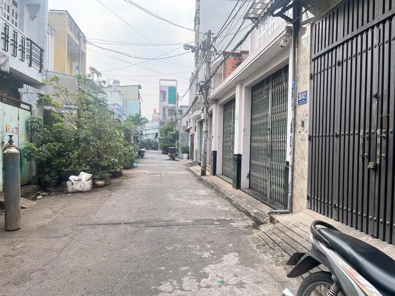 Nhà trung tâm Bình Tân, Bình Trị Đông
 4 tầng. , 6ty950. Đường xe tải tránh... Bán nhà mặt phố tại Bình Tân, Hồ Chí Minh 01
