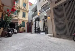 Bán nhà riêng 6 tầng tại Giáp Bát - 44m², tiện ích kinh doanh, giá 18 tỷ VNĐ... Bán nhà riêng tại Tương Mai, Hà Nội 03