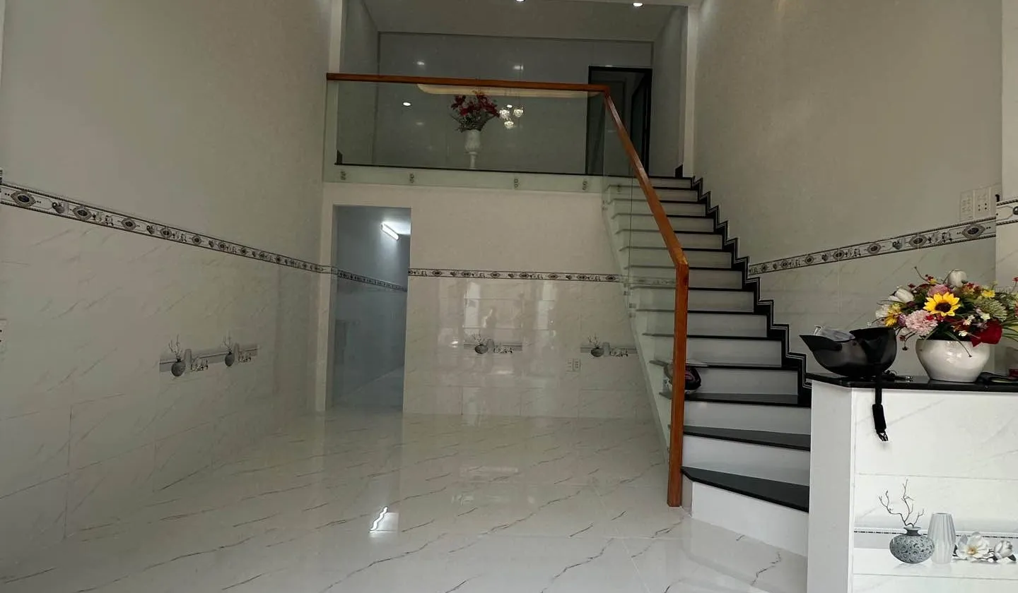 Nhà 2 tầng, hẻm xe hơi phường Trung Mỹ Tây, giá tốt... Bán nhà riêng tại Trung Mỹ Tây, Hồ Chí Minh 01