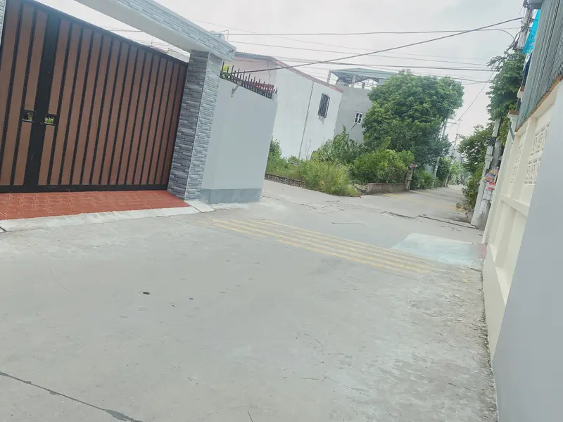 Bán nhà rẻ nhất cầu Thăng Long
Nh nhà cấp 4 cho thuê dòng tiền 2.tr trên tháng... Bán căn hộ chung cư tại Vĩnh Thanh, Hà Nội 01