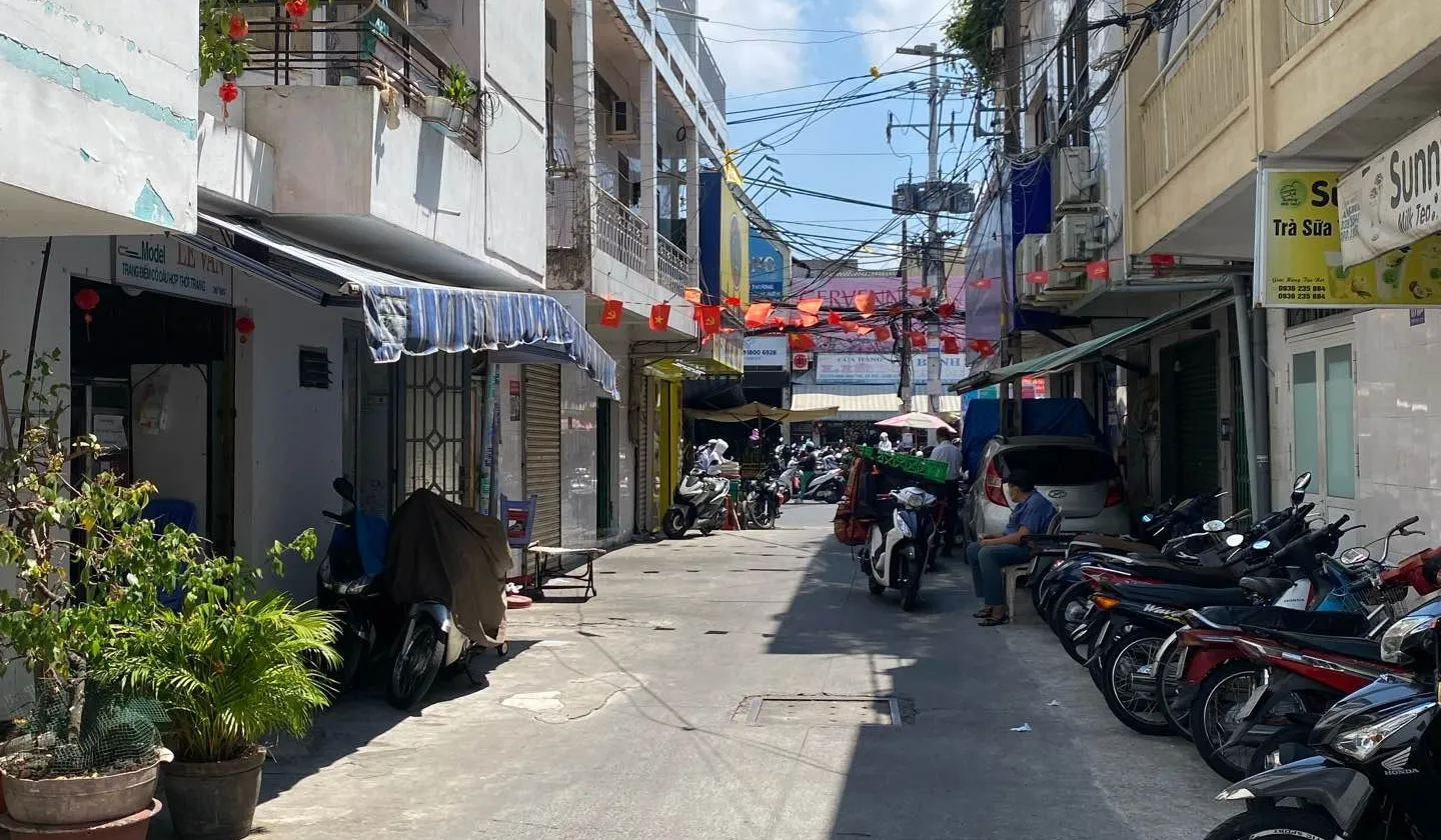 Nhà 5 tầng hiện đại, ô tô vào tận cửa, trung tâm quận 8... Bán nhà riêng tại Chánh Hưng, Hồ Chí Minh 01