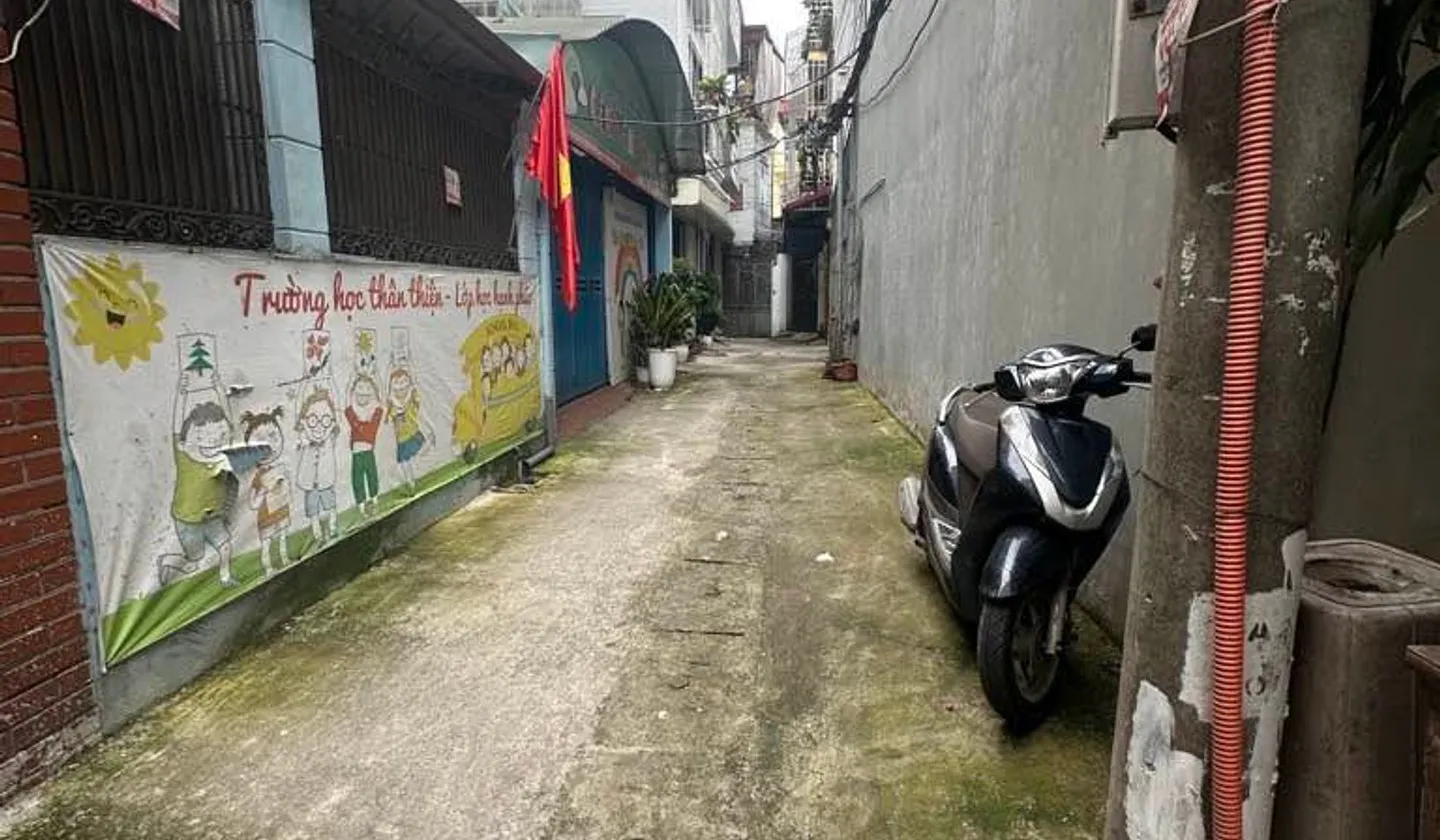 BÁN ĐẤT  NGÕ NÔNG Ô TÔ NHỎ PHỐ NGÔ GIA TỰ XÂY CHMN CỰC ĐẸP... Bán đất tại Việt Hưng, Hà Nội 01