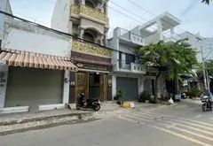 - Mặt tiền đường rộng 10m đã có lề đường, vị trí kinh doanh đa ngành nghề,... Bán nhà mặt phố tại Bình Hưng Hòa, Hồ Chí Minh 02
