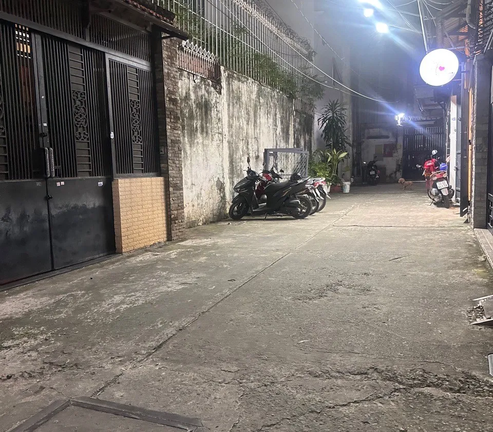 Nhà đẹp 3 tầng, 4 phòng ngủ tại Tân Sơn Nhì... Bán nhà riêng tại Tân Sơn Nhì, Hồ Chí Minh 01