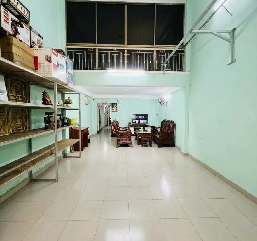 Nhà Tân Bình - Lạc Long Quân, 3 tầng ở ngay - KD đa dạng - ngang hơn 5m - dài gần 25m - 21 tỷ.... Bán nhà mặt phố tại Bảy Hiền, Hồ Chí Minh 01
