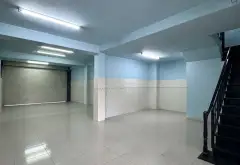 Hẻm trứoc nhà 7m , gần chợ gạch ông quận 8 , căn hộ dịch vụ, dt ngang 5x22M .giá 15,4ty còn tl... Bán nhà riêng tại Chánh Hưng, Hồ Chí Minh 03
