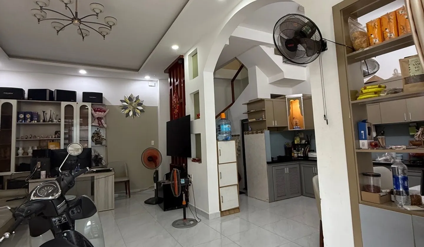 NHỈNH5TY XÍU - SỞ HỮU NHÀ 2 TẦNG 52m2 HXH ĐỖ CỬA GẦN NGUYỄN VĂN KHỐI 👉Sân bay TSN GAT3 5P... Bán nhà riêng tại Thông Tây Hội, Hồ Chí Minh 01