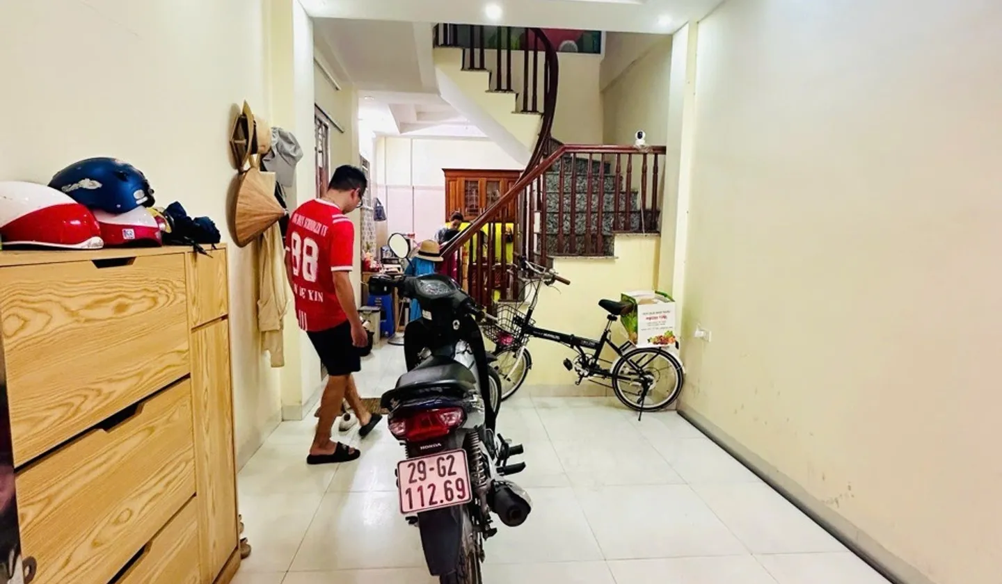 Nhà Lô Góc 5 Tầng Đẹp Gần Hồ tại Khương Trung, khu vực phát triển hàng ngày, sát vành đai 2.5... Bán nhà riêng tại Khương Đình, Hà Nội 01
