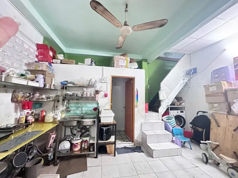 - Vị trí: gần ngã tư Nguyễn Trãi, Nguyễn Văn Cừ. Cung đường kinh doanh thời trang cao cấp, sầm uất…... Bán nhà riêng tại Chợ Quán, Hồ Chí Minh 01