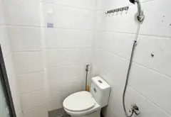 Nằm trong hẻm một sẹc rộng, cách mặt tiền đường lớn chỉ hơn 100m, căn nhà sở hữu vị trí cực kỳ thuậ... Bán nhà riêng tại Chợ Quán, Hồ Chí Minh 08