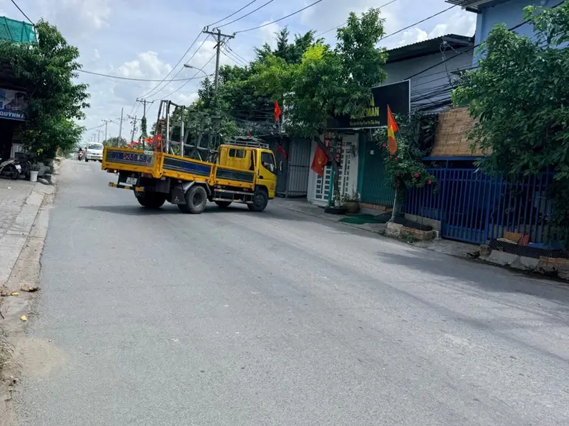 Nhà đang cho thuê 8triệu/tháng.
Nhà 2 tầng. 3 phòng ngủ, 2wc. 
- Pháp lý mua bán vi bằng... Bán nhà mặt phố tại Phú Thuận, Hồ Chí Minh 01