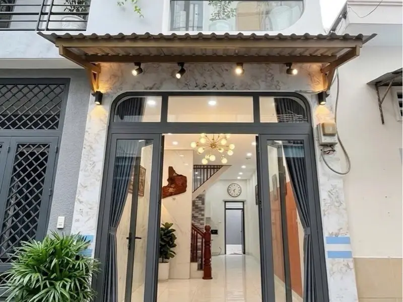 NHÀ ĐẸP Ở NGAY - DTSD: 56M2 - 2 MẶT HẺM Ô TÔ THÔNG THOÁNG - FULL NỘI THẤT - SỔ VUÔNG A4 - 3.95 TỶ... Bán nhà riêng tại Tân Sơn Nhì, Hồ Chí Minh 01