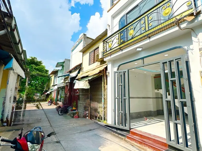 Nhà đẹp hẻm rộng quận Bình Tân, gần chợ Tên Lửa DT :4x 15m nhà đẹp mới vào ở ngay... Bán nhà riêng tại Tân Tạo, Hồ Chí Minh 01
