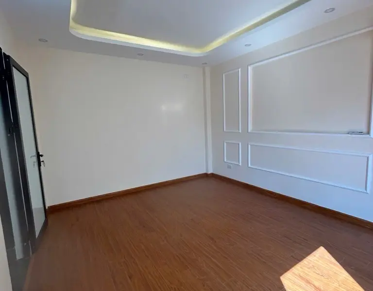 Nhà 5 tầng 30m2 giá 6,15 tỷ tại Bát Khối gần cầu Thanh Trì... Bán nhà riêng tại Long Biên, Hà Nội 01
