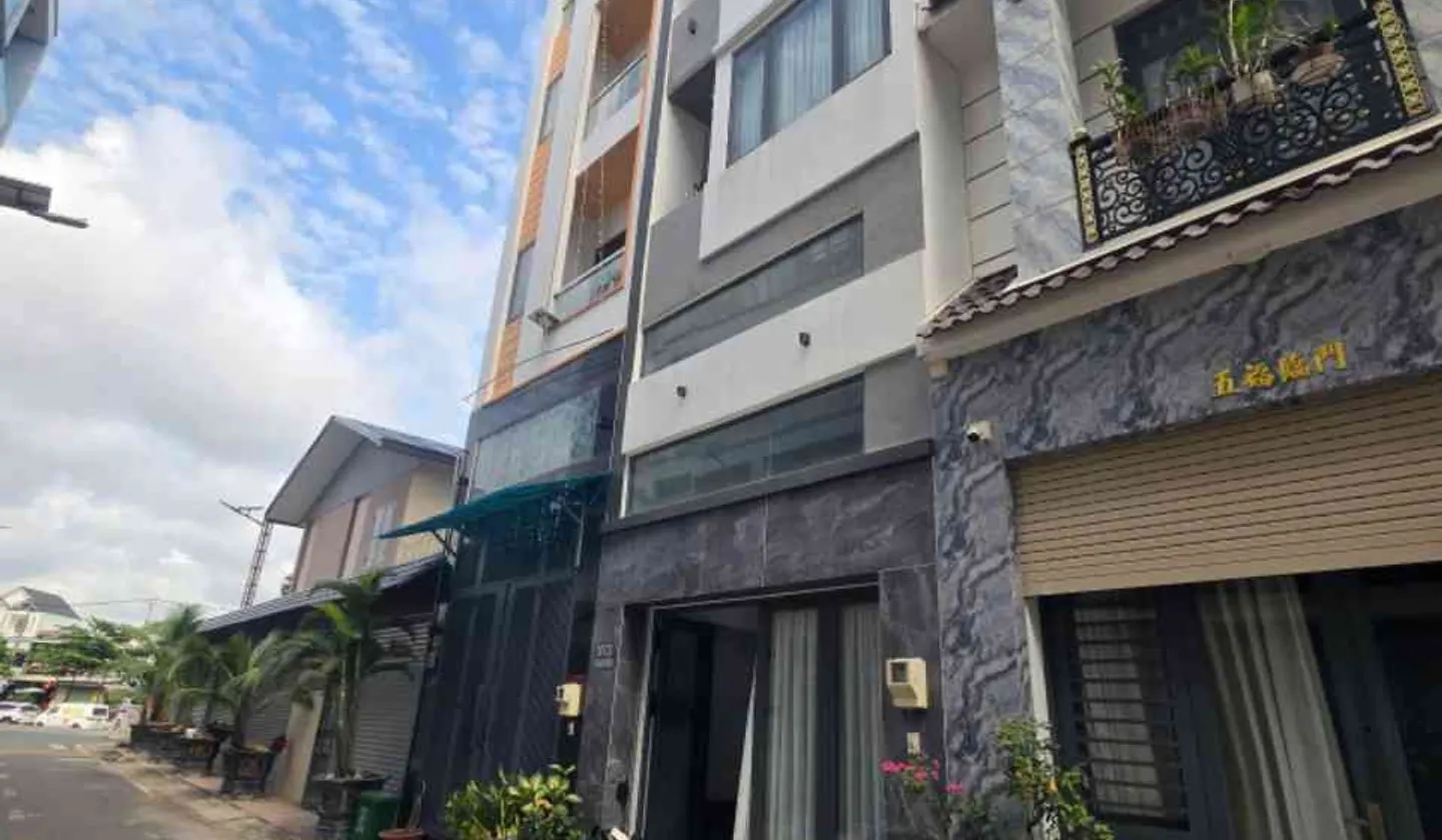 HU PHÂN LÔ ĐỒNG BỘ - VĂN MINH CÓ KHU VUI CHƠI ĐỂ XE Ô TÔ RỘNG RÃI - NHÀ 5 TẦNG GARA Ô TÔ CHỦ NHÀ TỰ... Bán nhà riêng tại Bình Hưng Hòa, Hồ Chí Minh 01