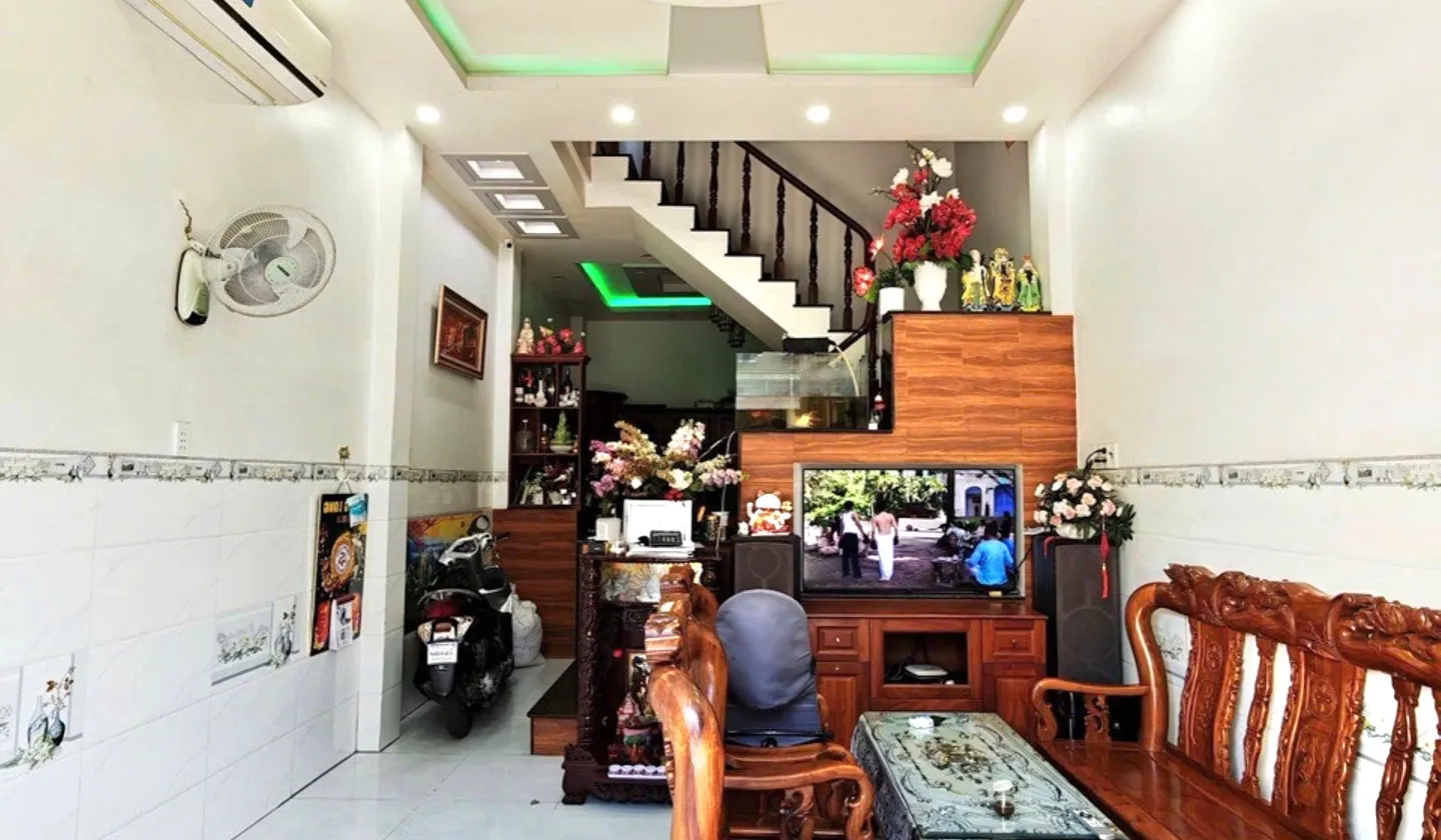 BÁ.N NHÀ ĐẸP SÁT LÊ VĂN QUỚI - NGÃ TƯ 4 XÃ - Ở NGAY - DTSD 180M2 - NHỈNH 5$ MINI... Bán nhà riêng tại Bình Hưng Hòa, Hồ Chí Minh 01