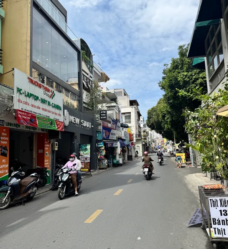MẶT TIỀN NGUYỄN TRỌNG TUYỂN – KHU KINH DOANH SẦM UẤT– 4 TẦNG BTCT – HẺM BÊN HÔNG – KINH DOANH TỐT... Bán nhà mặt phố tại Tân Sơn Hòa, Hồ Chí Minh 01