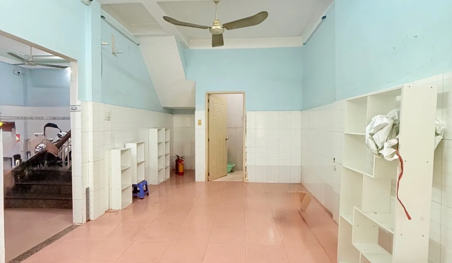 Nhà lô góc Phú Nhuận 5 phòng ngủ, kinh doanh đỉnh... Bán nhà riêng tại Phú Nhuận, Hồ Chí Minh 01