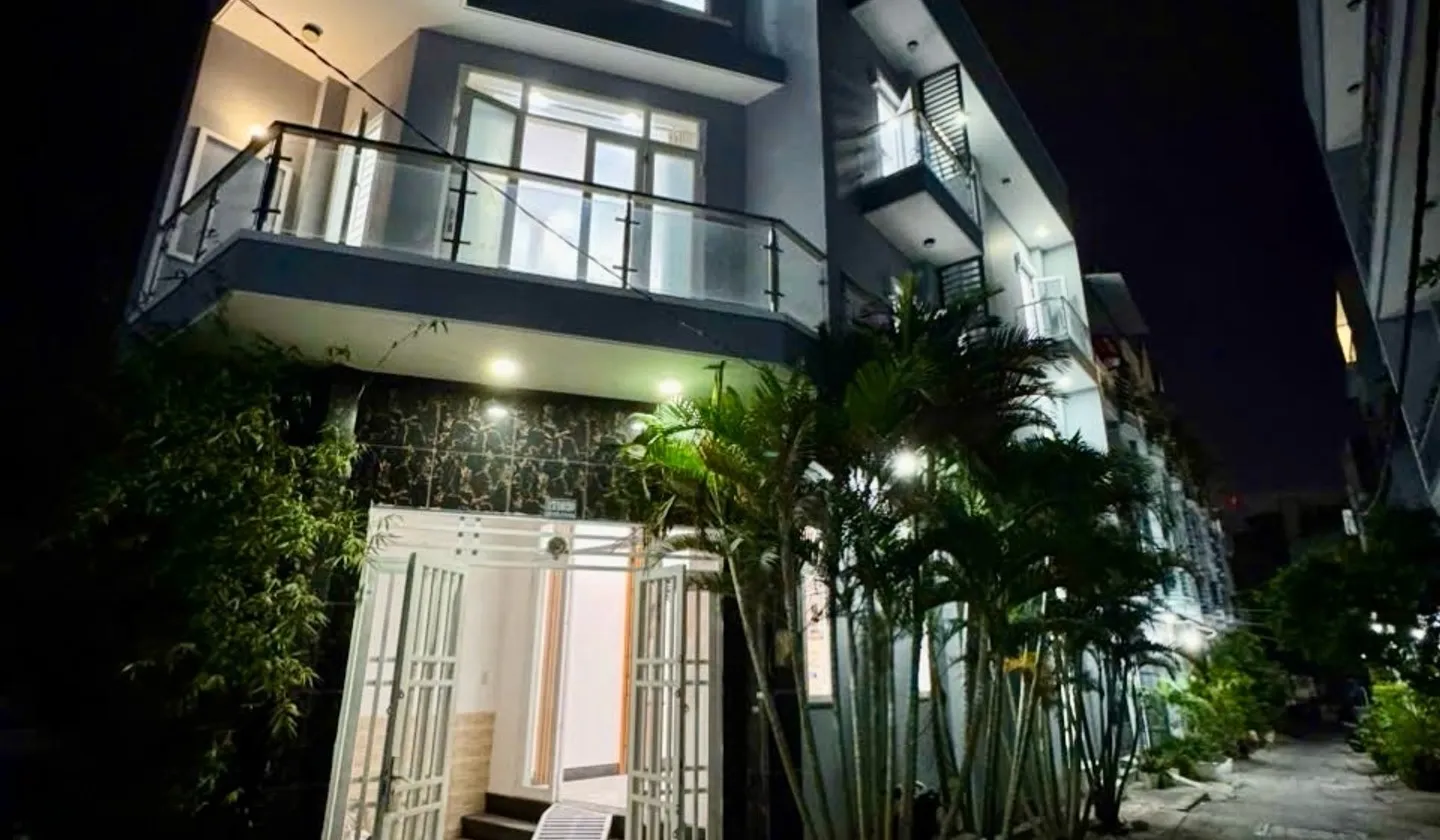 Hàng đạt chuẩn

✨ NHÀ 3 TẦNG 53M2 SIÊU ĐẸP LÔ GÓC THOÁNG MÁT KHÔNG LỘ GIỚI - MỄ CỐC - NHỈNH 6Đ... Bán nhà riêng tại Phú Định, Hồ Chí Minh 01