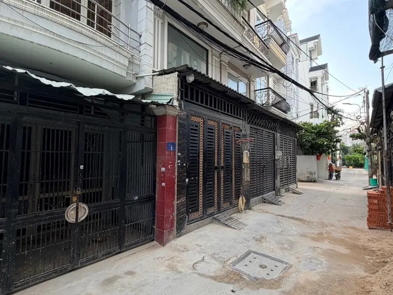 Bán nhà 2 tầng, 50m2, hẻm ô tô, khu dân trí cao tại Nguyễn Suý... Bán nhà riêng tại Phú Thọ Hòa, Hồ Chí Minh 01