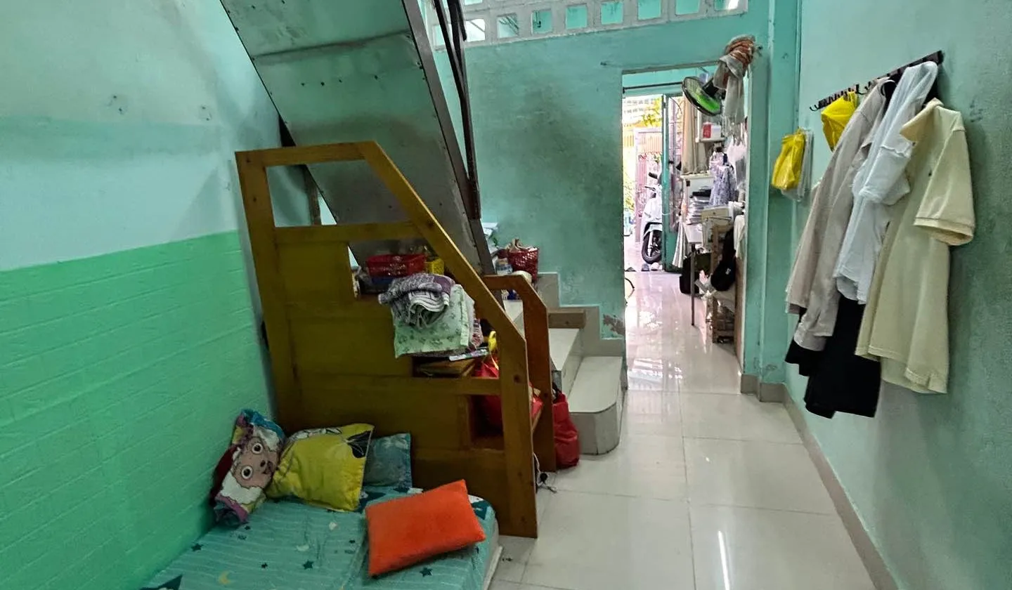 Bán nhà 2 tầng 40m² gần Cách Mạng Tháng 8, trung tâm quận 10, giá 5.59 tỷ... Bán nhà riêng tại Hòa Hưng, Hồ Chí Minh 01