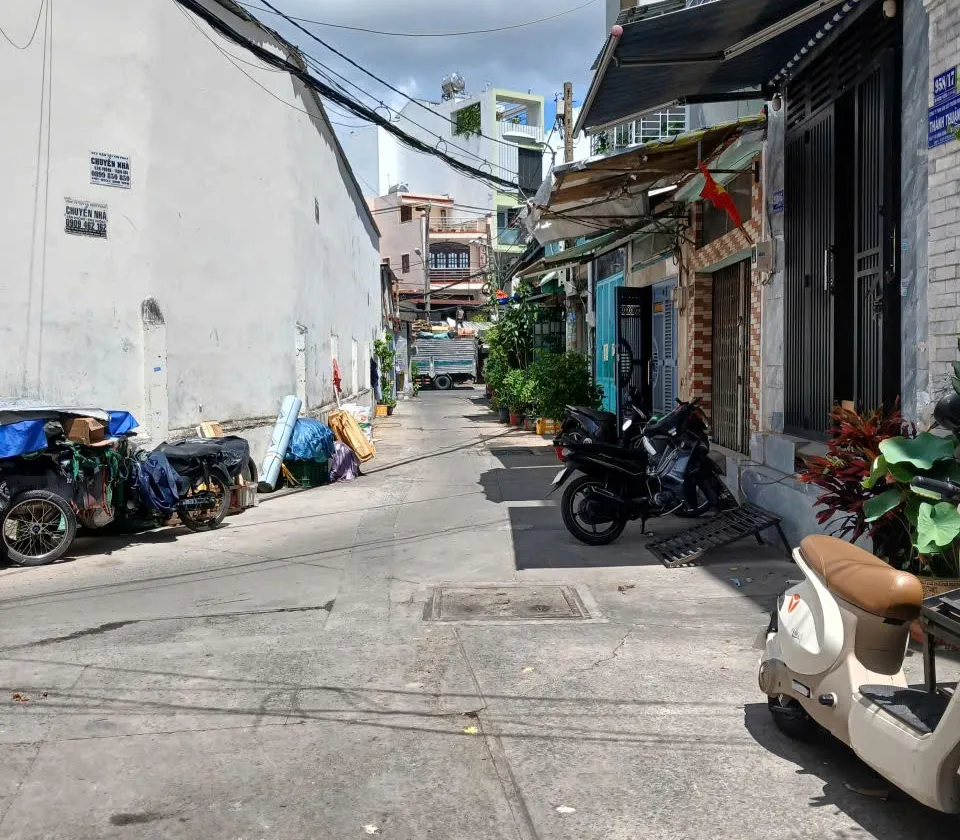 HỒNG BÀNG - Q6 - NGUYỄN VĂN LUÔNG - HẺM XE HƠI THÔNG THOÁNG - 4X9 - NHÀ 3TẦG - 3PN BTCT - 4TỶ9... Bán nhà riêng tại Phú Lâm, Hồ Chí Minh 01