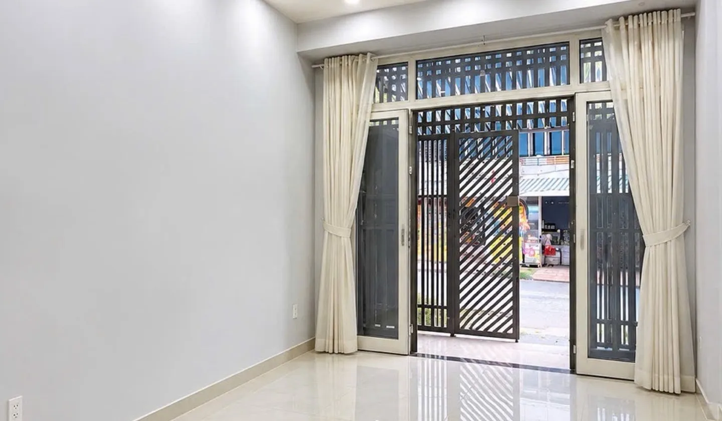 Nhà 4 tầng sang chảnh, 6 phòng ngủ rộng rãi tại Tân Thuận... Bán nhà mặt phố tại Tân Thuận, Hồ Chí Minh 01