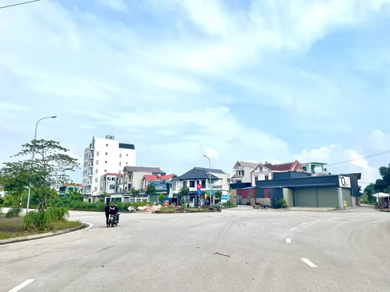 NHÀ 3 TẦNG 1 TUM MỚI XÂY ĐẦU 2025 - LÔ GÓC NỞ HẬU-TRỤC CHÍNH KINH DOANH OTO TRÁNH DỪNG ĐỖ NGÀY ĐÊM... Bán nhà mặt phố tại Sóc Sơn, Hà Nội 01