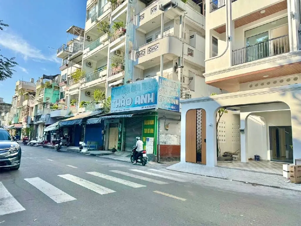 Nhà 3 tầng ngay trung tâm Quận 10 - Xe hơi đỗ cửa, giá hấp dẫn... Bán nhà riêng tại Diên Hồng, Hồ Chí Minh 01